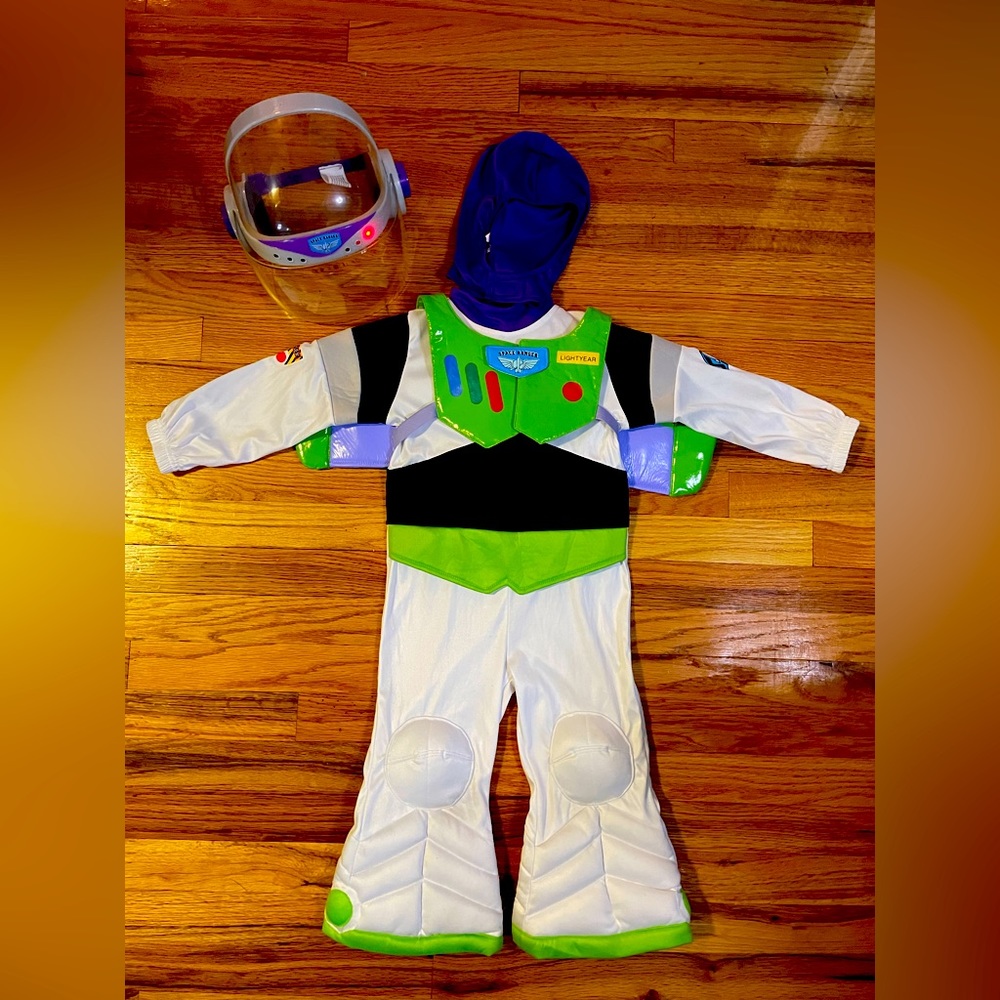 Disney BUZZ LIGHTYEAR Child Costume Kids 3T.  Light up wings & helmet, headpiece